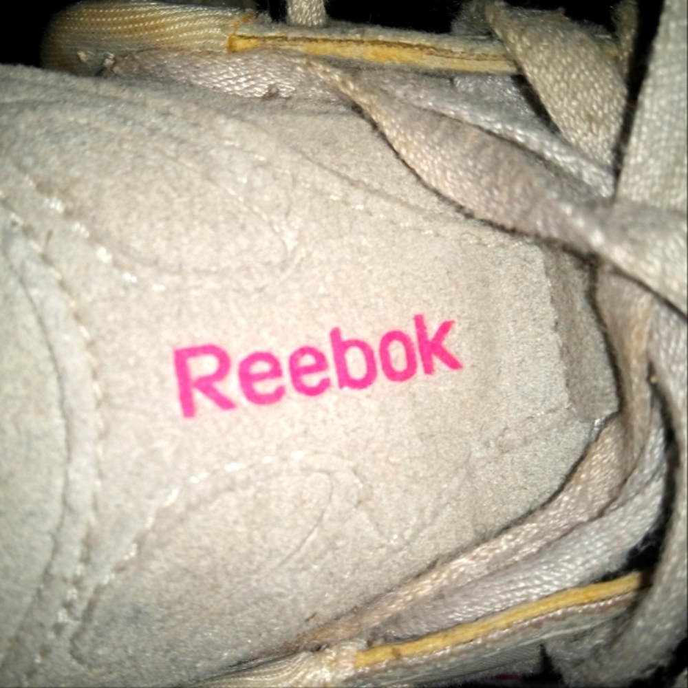Reebok - Picture 2 of 9